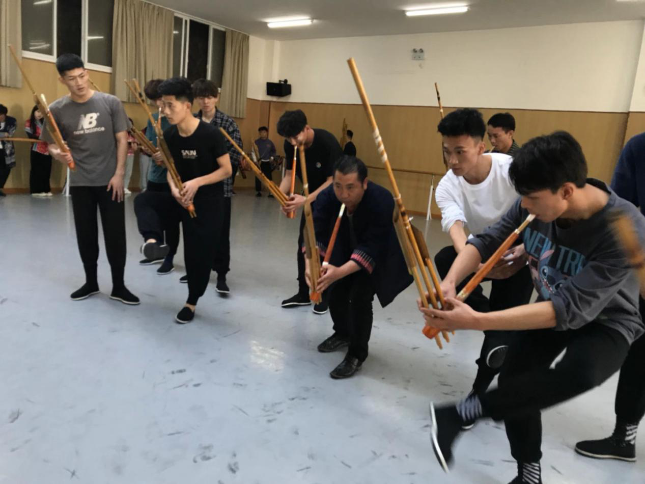 贵州民族大学音乐舞蹈学院非遗项目进校园系列活动南猛芦笙舞进课堂